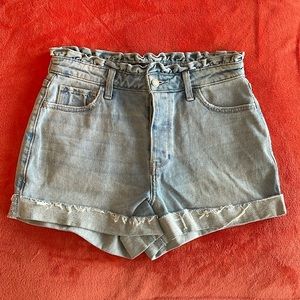 Hollister Light Wash Jean Ultra High-Rise Mom Shorts 3” Size 7 W28